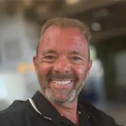 Headshot image of Darren Robson - Managing Director at Global Generators Ltd